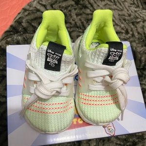 Baby shoes